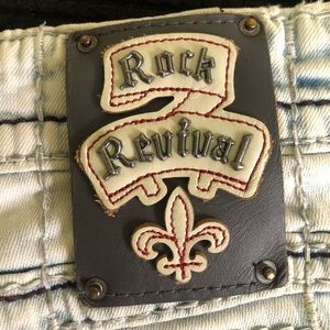 VERY GOOD CONDITION STONE WASH ROCK REVIVAL JEANS